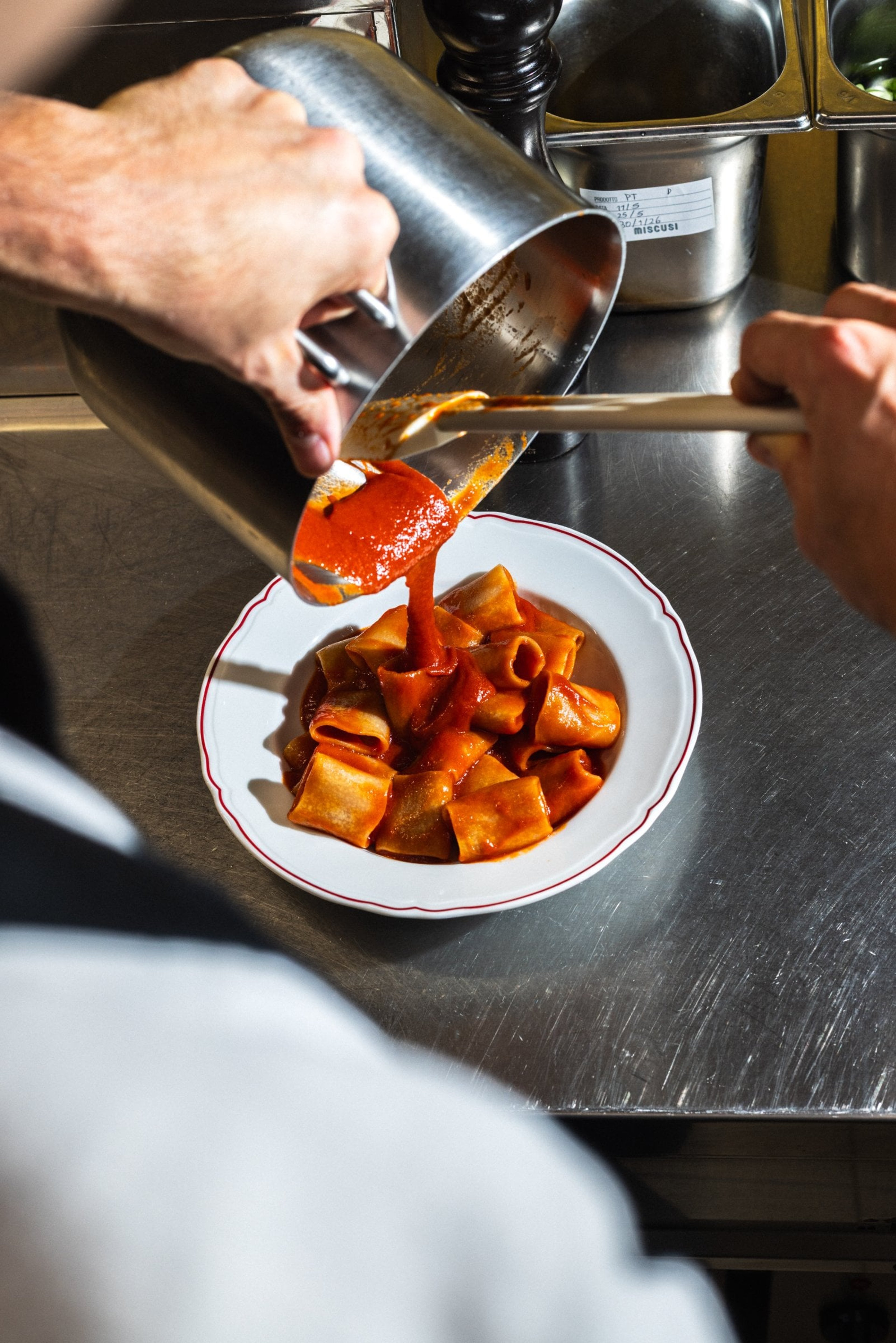Tricolore-pomodoro, stracciatella e pistacchio