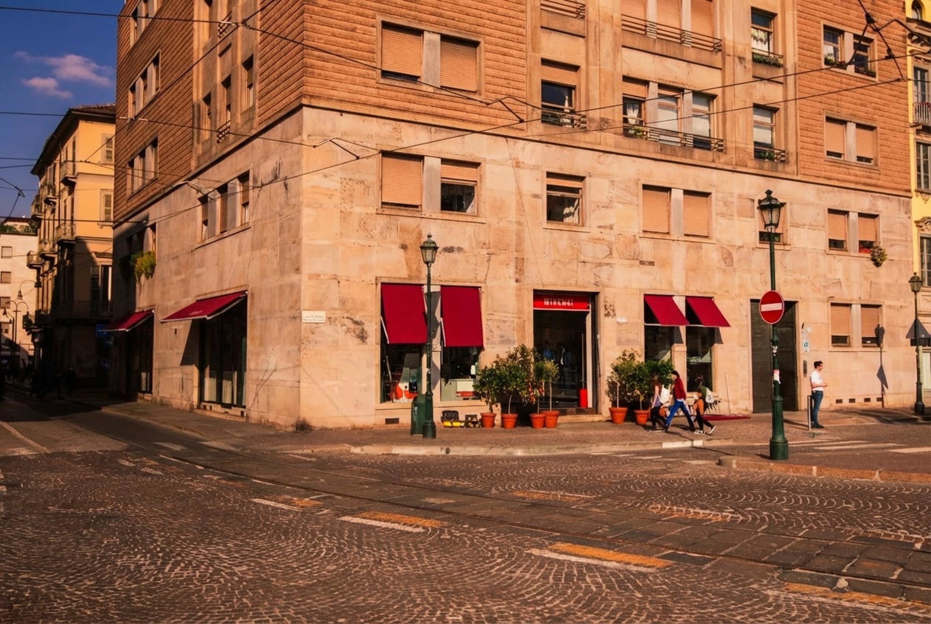 Ristorante di pasta fresca a Torino Piazza Carlina - facciata